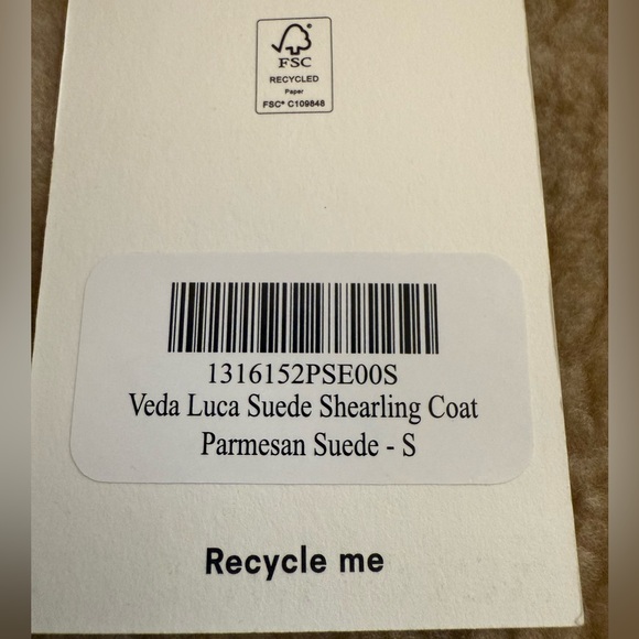 New-Reformation
Veda Luca Suede shearing coat
Parmesan Suede - Picture 16 of 16